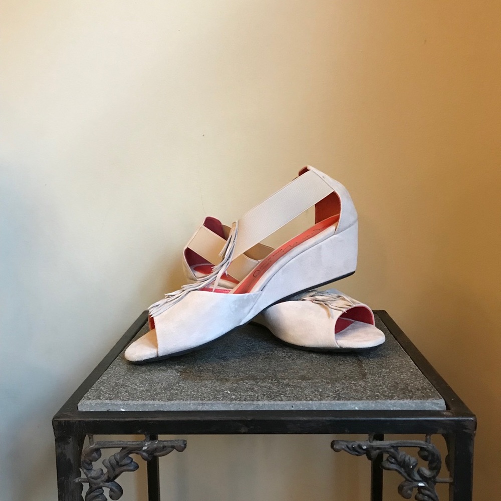Shoes - Picture 4 of 6
